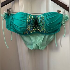 VICTORIA’S SECRET Two Piece Green Swim Bikini with Bra (34D) and Bottoms (L)